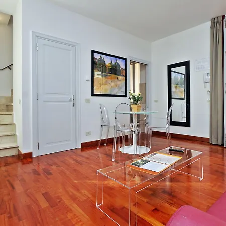 Piazzetta Margutta - My Extra Rom