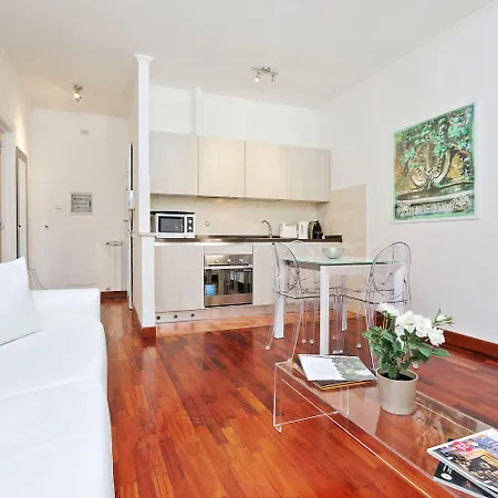 Piazzetta Margutta - My Extra * רומא