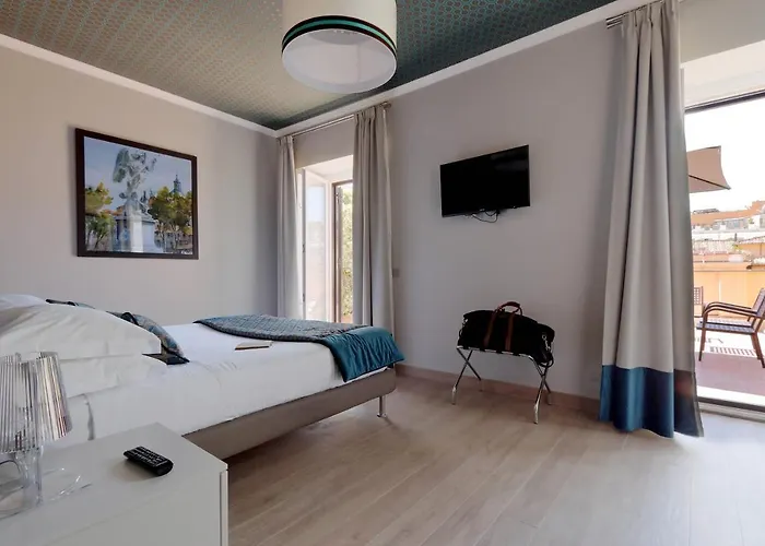 Piazzetta Margutta - My Extra Rom