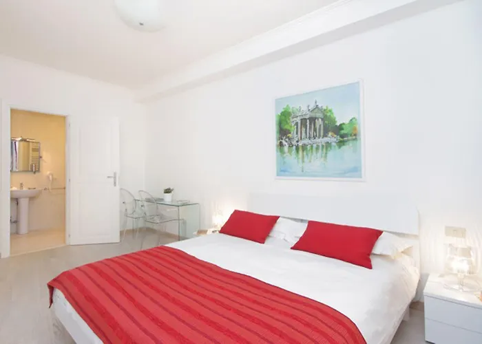 Piazzetta Margutta - My Extra