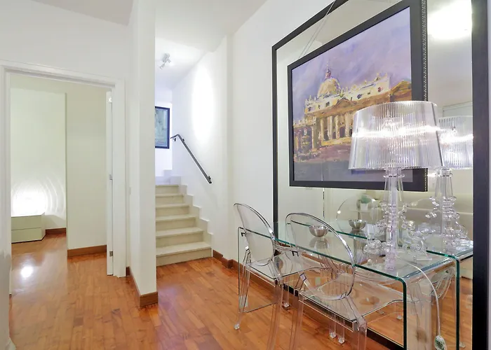 Piazzetta Margutta - My Extra Rom